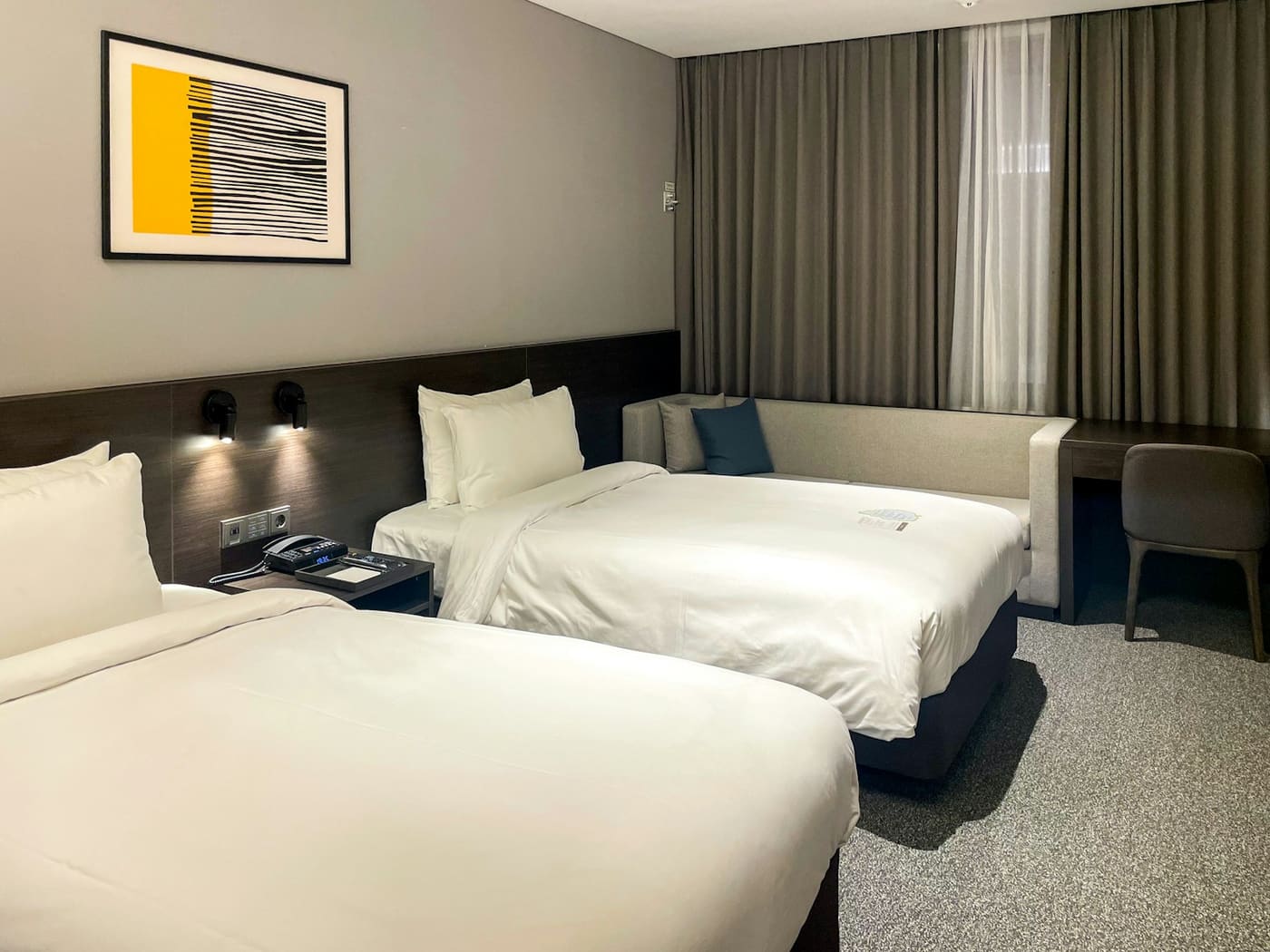 Bright twin room at Nine Tree Premier Hotel Seoul Pangyo